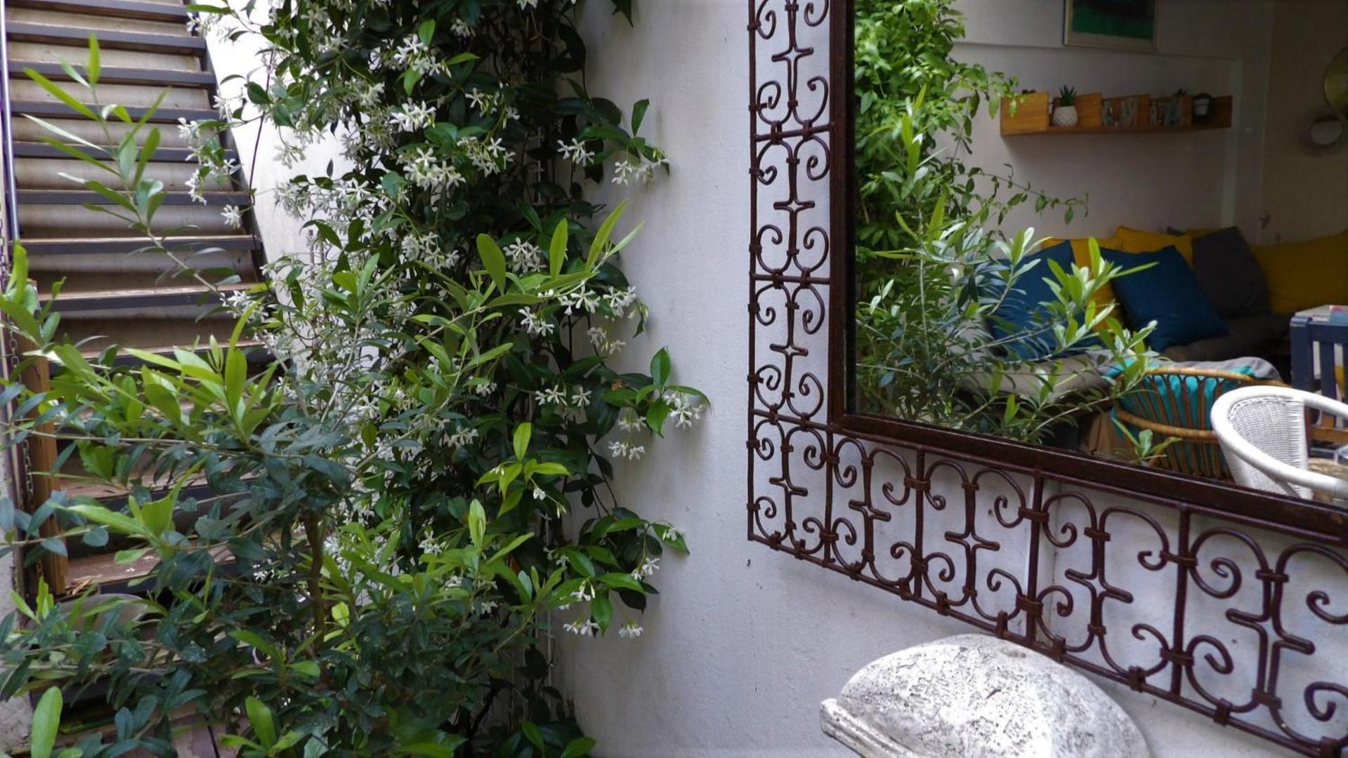 Le Petit Patio Bed & Breakfast Aigues-Mortes Eksteriør bilde